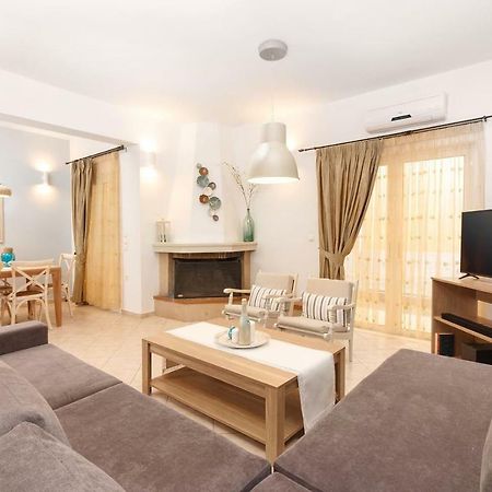 Charming And Comfy House Apartment Agia Marina  Bagian luar foto