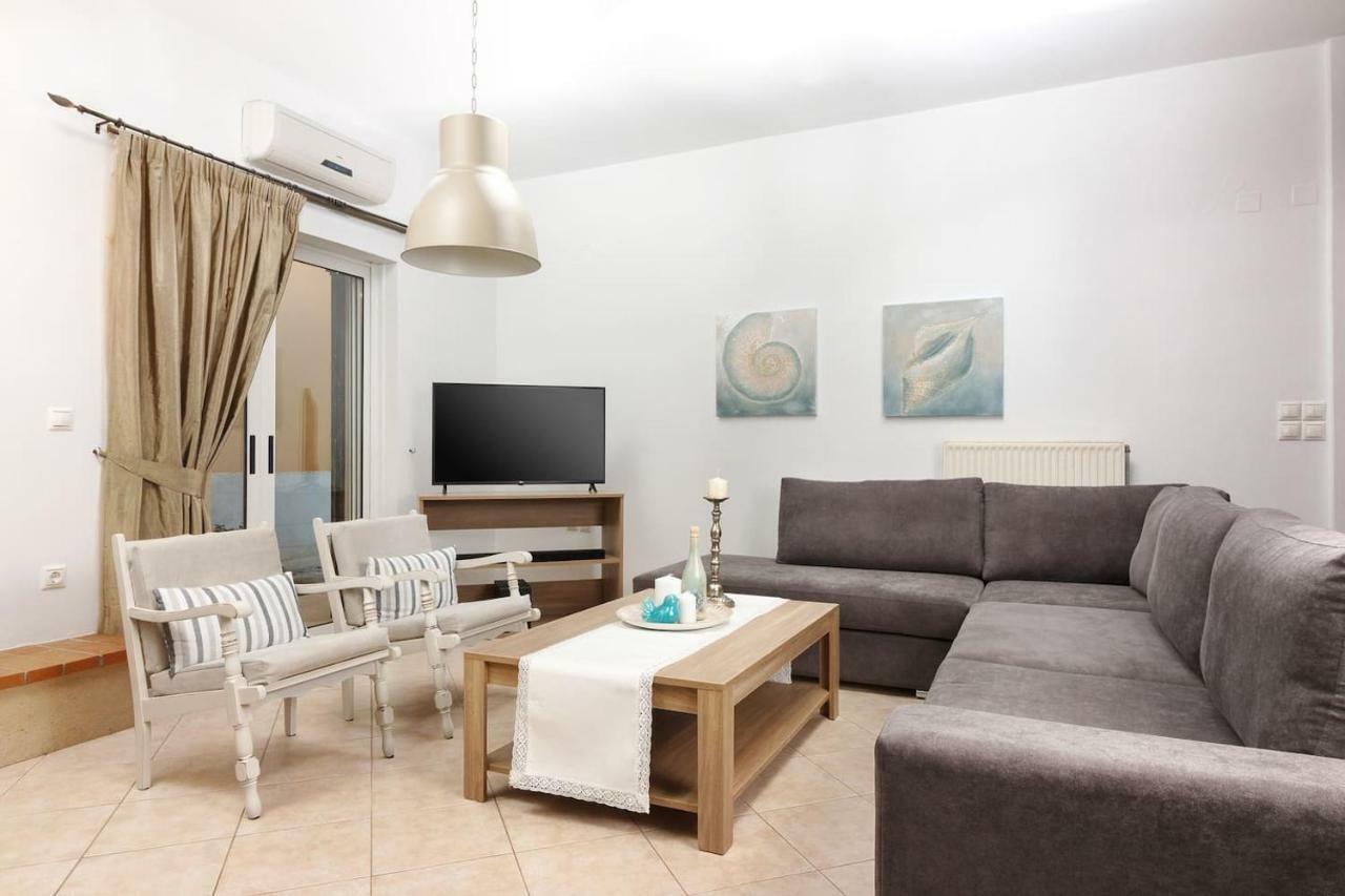 Charming And Comfy House Apartment Agia Marina  Bagian luar foto