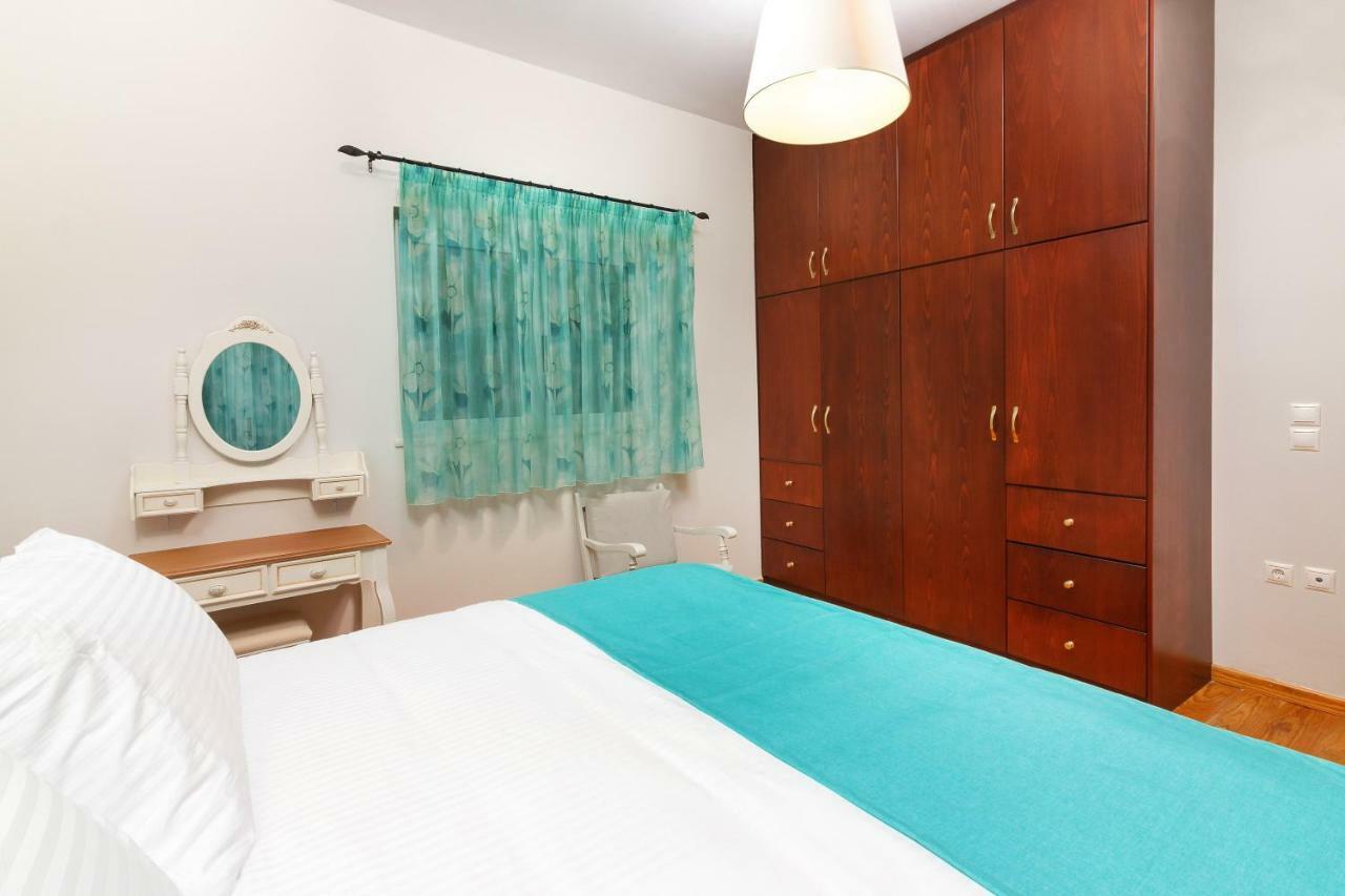Charming And Comfy House Apartment Agia Marina  Bagian luar foto