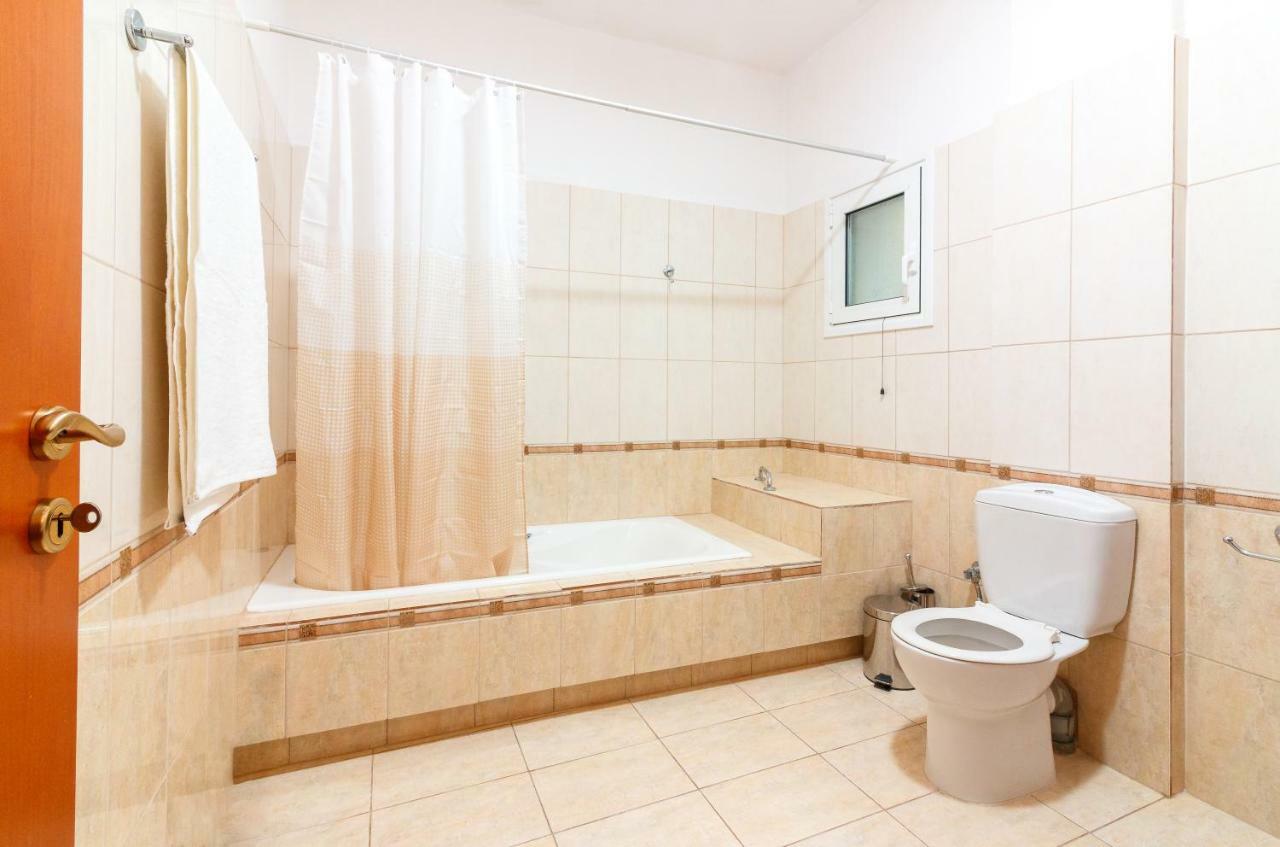 Charming And Comfy House Apartment Agia Marina  Bagian luar foto