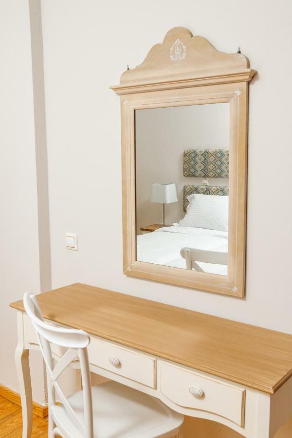 Charming And Comfy House Apartment Agia Marina  Bagian luar foto